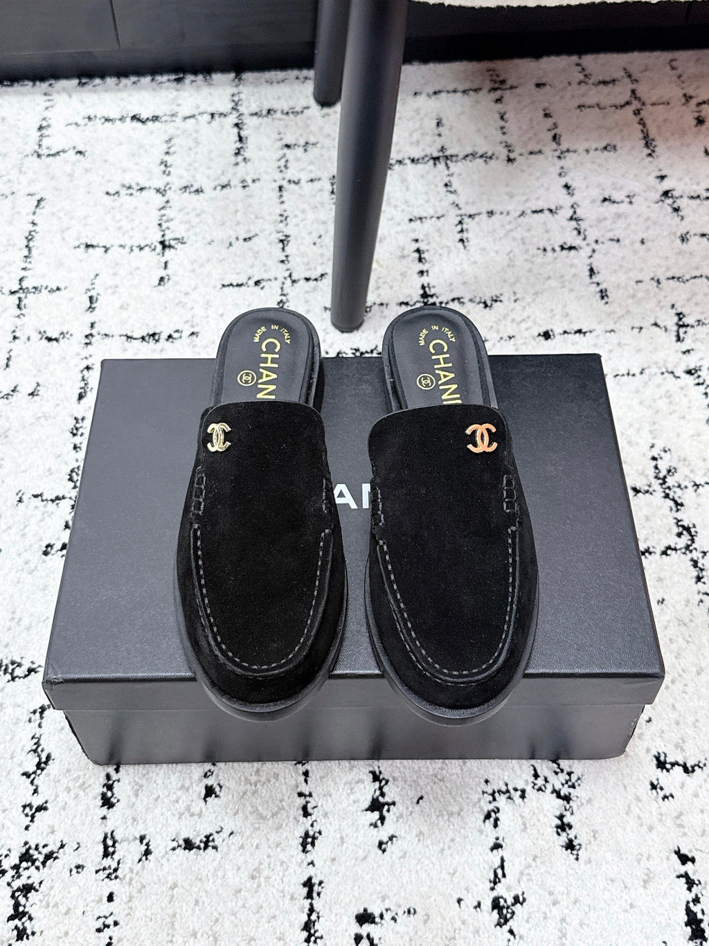 CHANEL 26S MULE LOAFERS IN BLACK SUEDE WITH CC LOGO