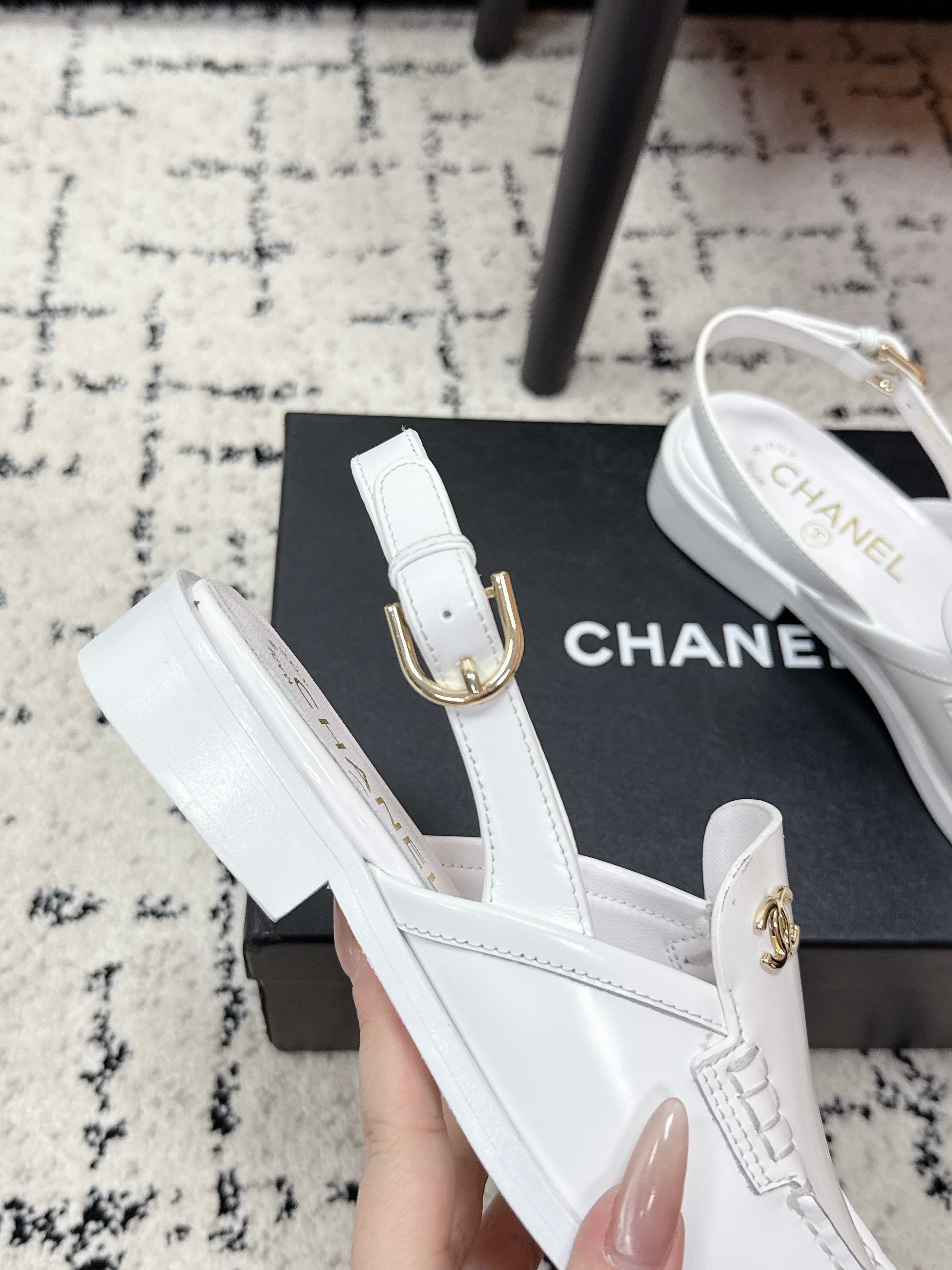 CHANEL 26S SLINGBACK LOAFERS IN WHITE PATENT CALFSKIN WITH CC LOGO