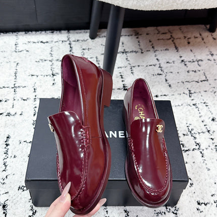 CHANEL 26S LOAFERS IN BURGUNDY RED PATENT CALFSKIN WITH CC LOGO