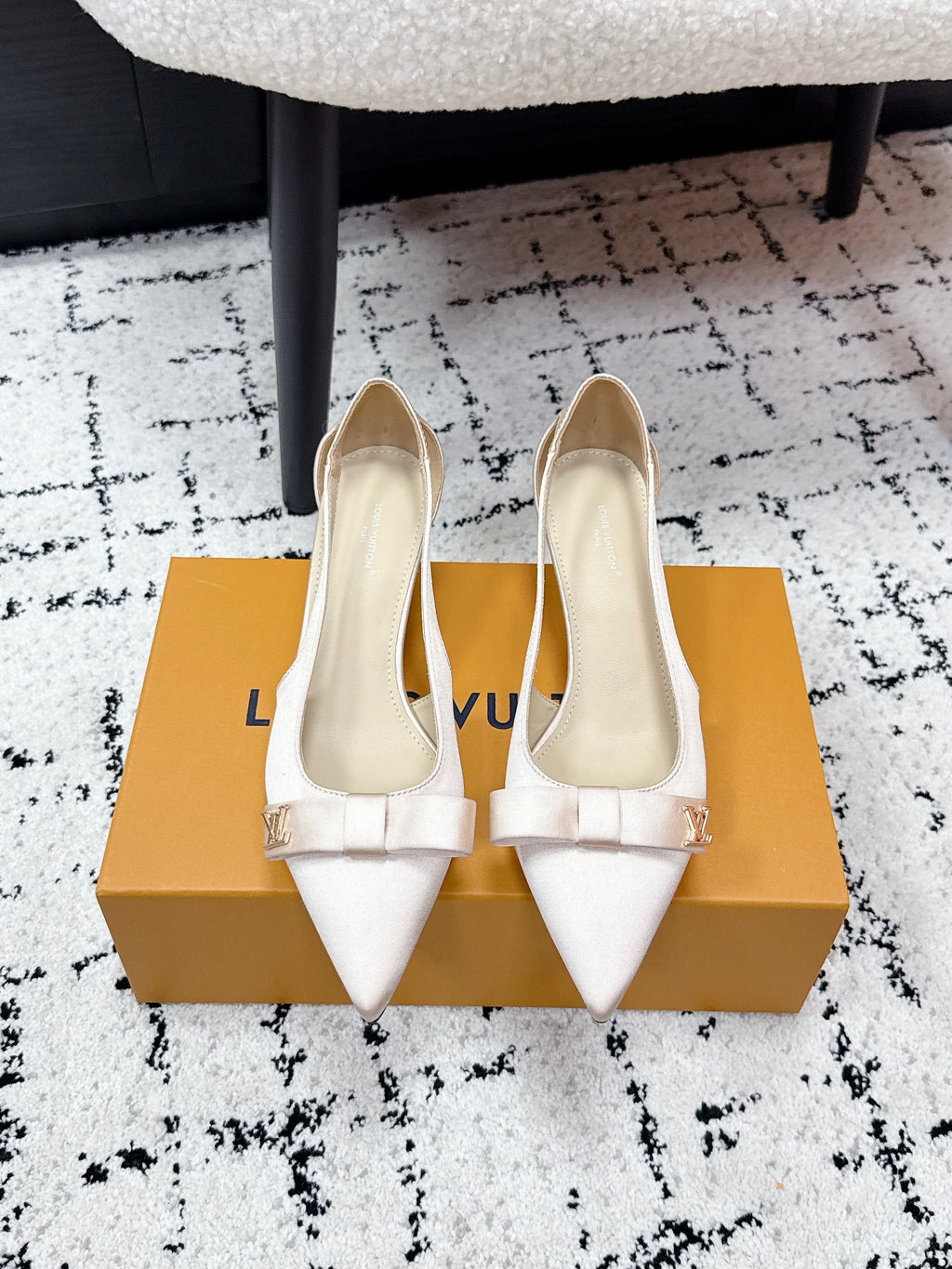LV 26S SLINGBACK PUMPS 50MM IN NUDE PINK SATIN WITH BOW