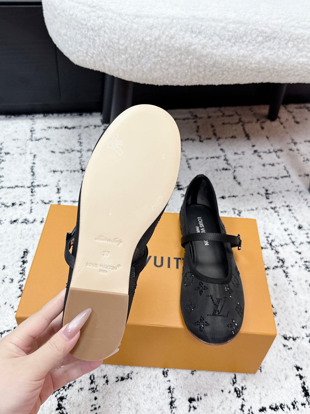 LV 26S MARY JANE FLATS IN BLACK EMBROIDERED FABRIC MESH