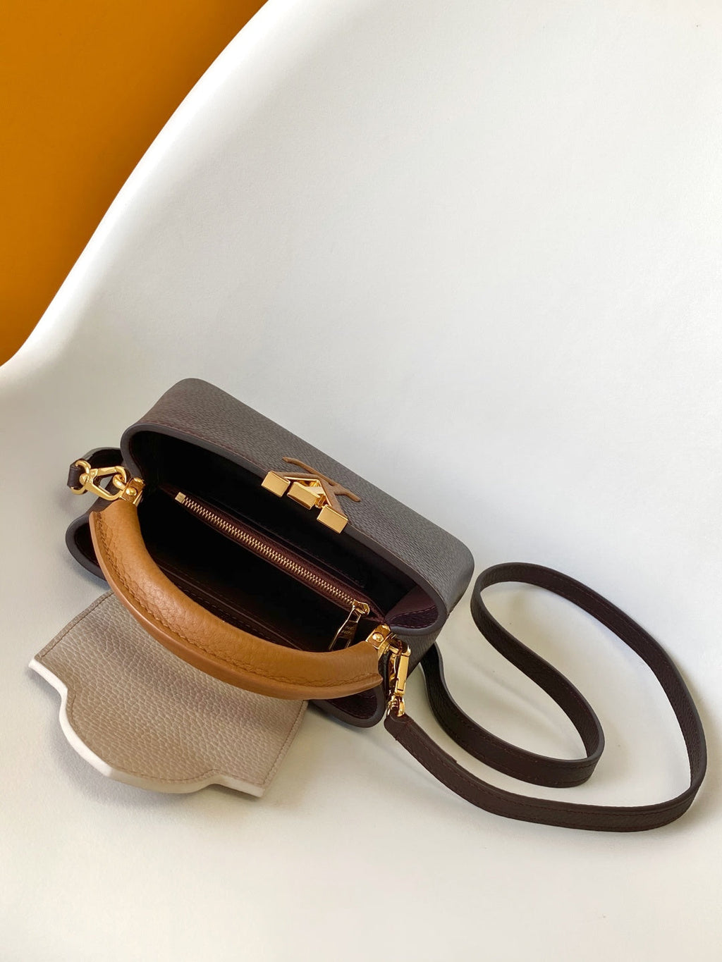 LV 26S CAPUCINES BAG 21 IN REDDISH BROWN TAURILLON CALFSKIN