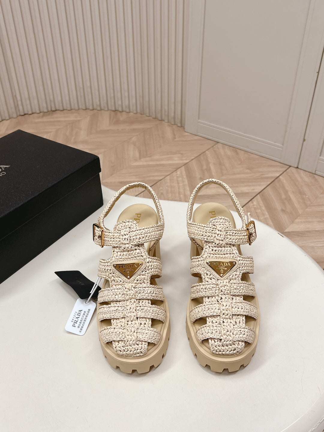 PRADA 26S HEELED FISHERMAN SANDALS IN BEIGE RAFFIA AND CALFSKIN