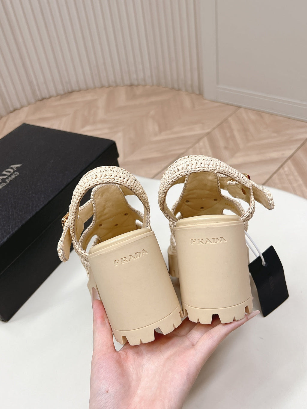 PRADA 26S HEELED FISHERMAN SANDALS IN BEIGE RAFFIA AND CALFSKIN