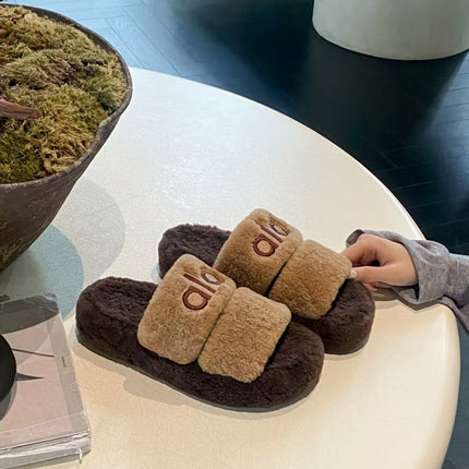 ALO 25S SLIDE SANDALS IN LIGHT BROWN WOOL