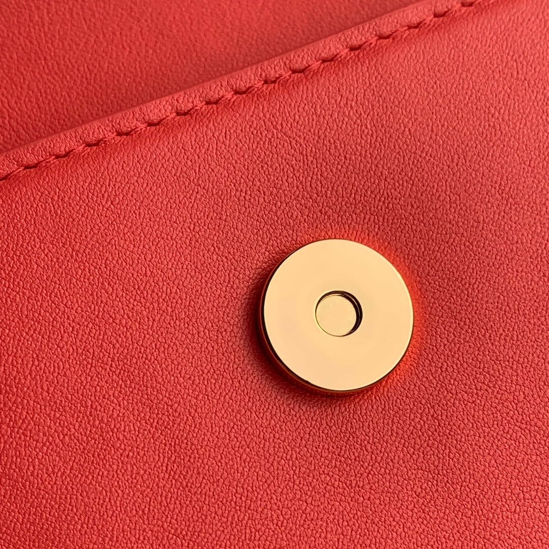 WALLET ON CHAIN BLOOM 20 IN SWEET CORAL CALFSKIN