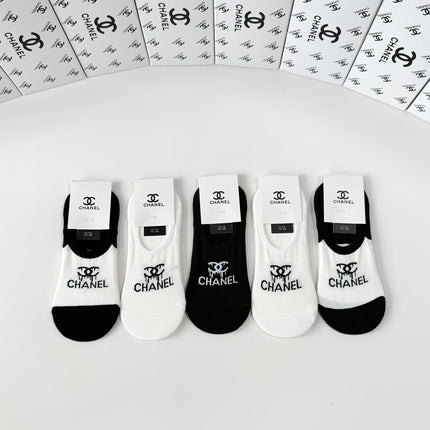 CHANEL 26S NO-SHOW SOCKS 402505 (1 BOX)