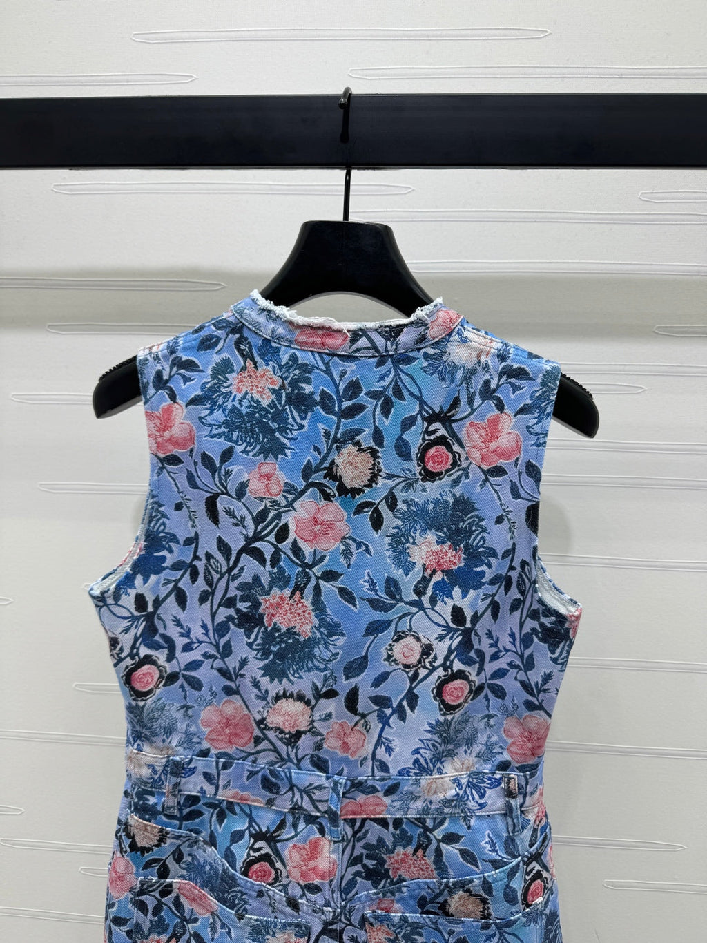 LV 25S ROUND NECK SLEEVELESS DRESS 264202