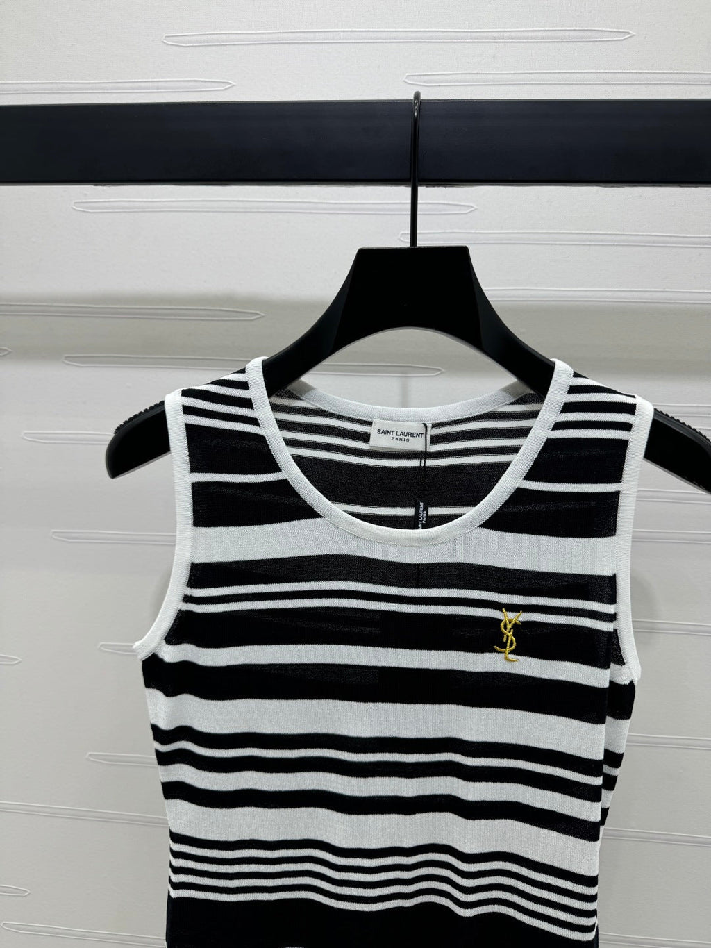 YSL 25S WHITE COLLARED TANK TOP 264089