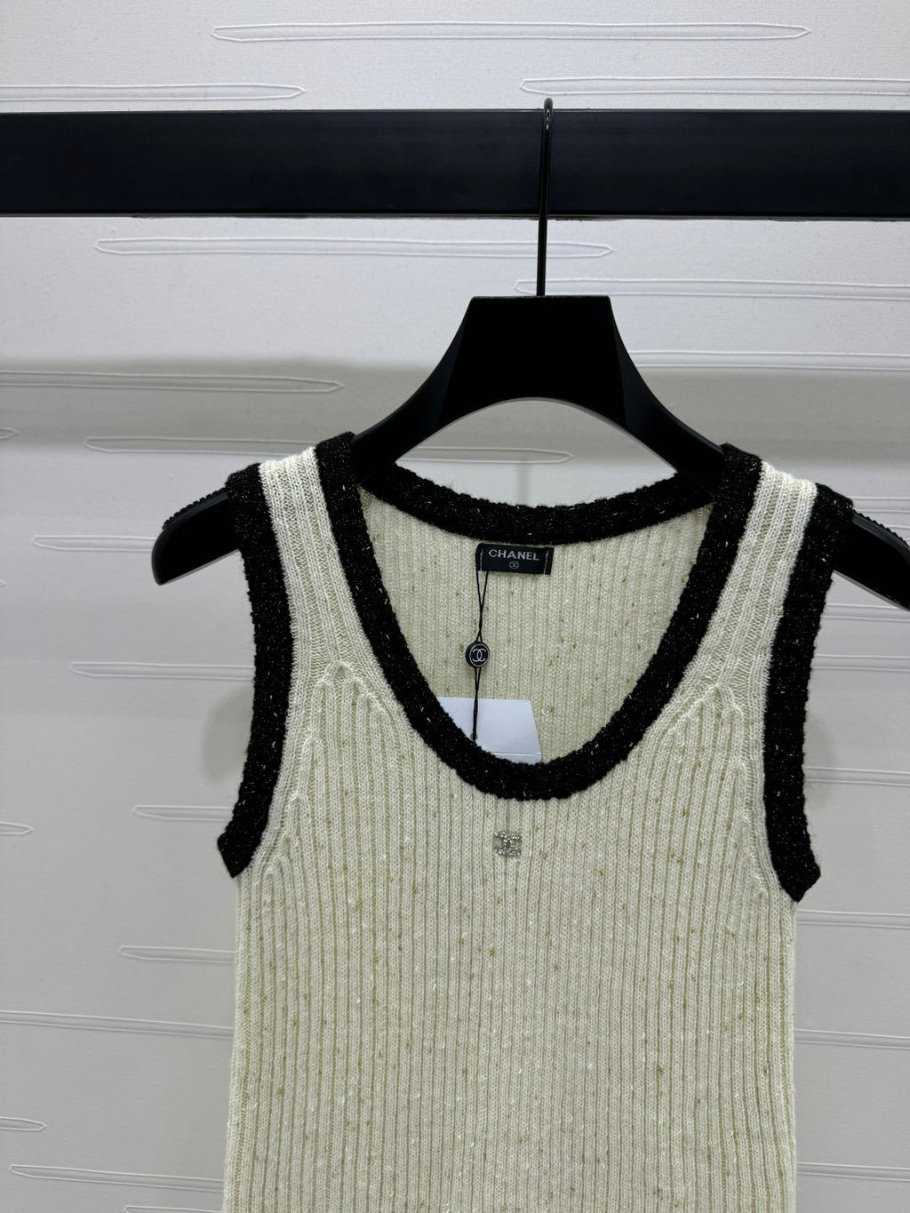 CHANEL ROUND-NECK SEQUIN KNIT VEST 274864