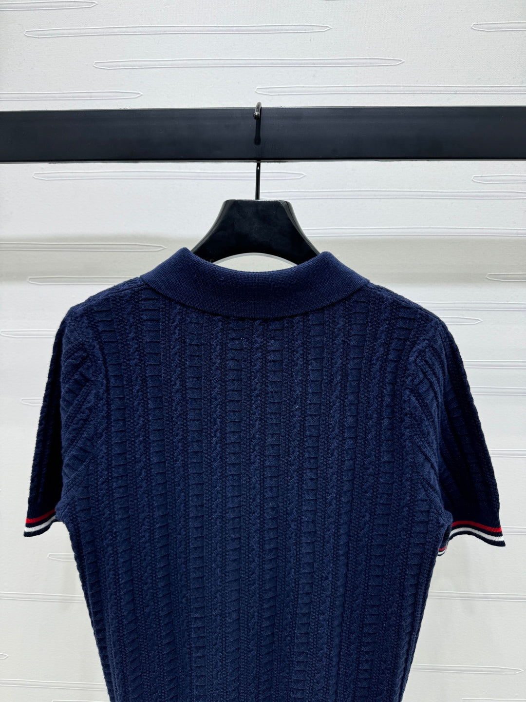THOM SHORT-SLEEVE KNIT TOP WITH EMBROIDERED DOG MOTIF 274873