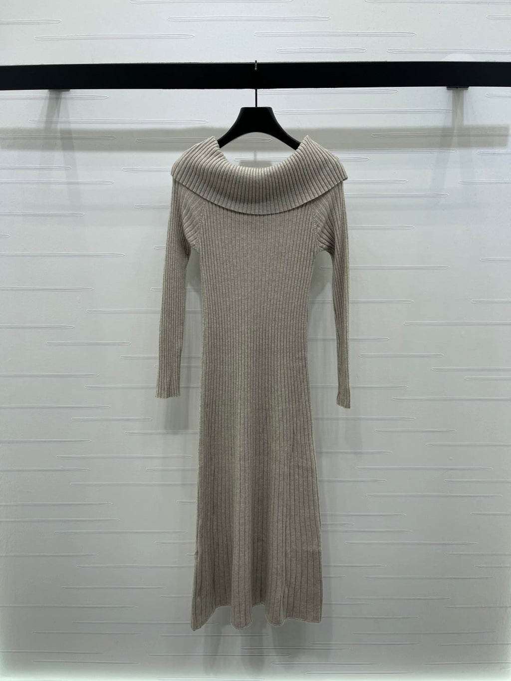 CHANEL 25S KNITTED LONG-SLEEVE DRESS 277