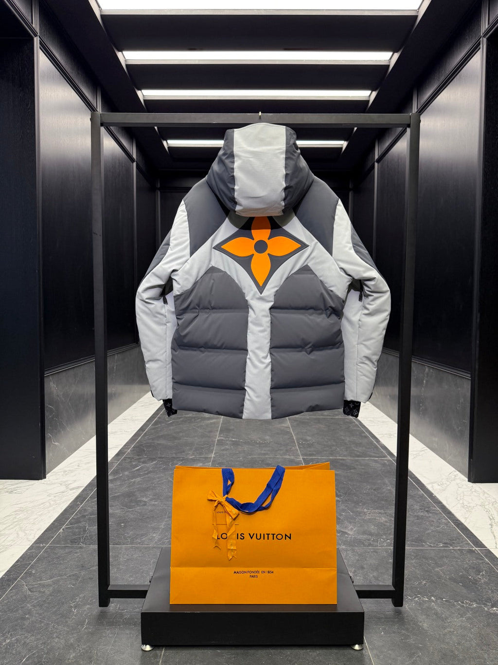LV 25S DOWN JACKET 566132