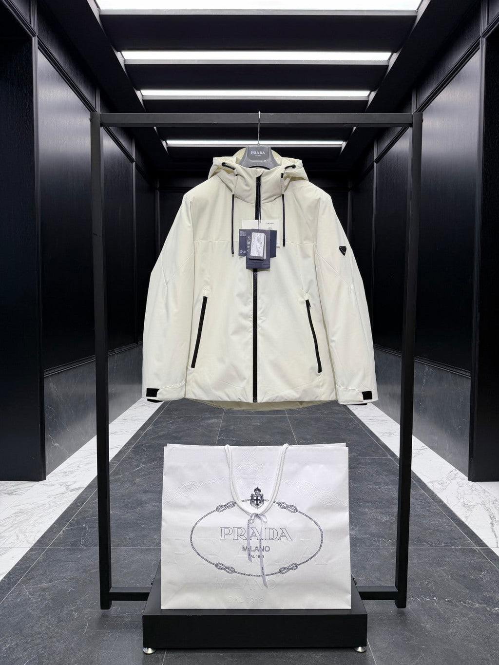 PRADA 25S DOWN JACKET 353