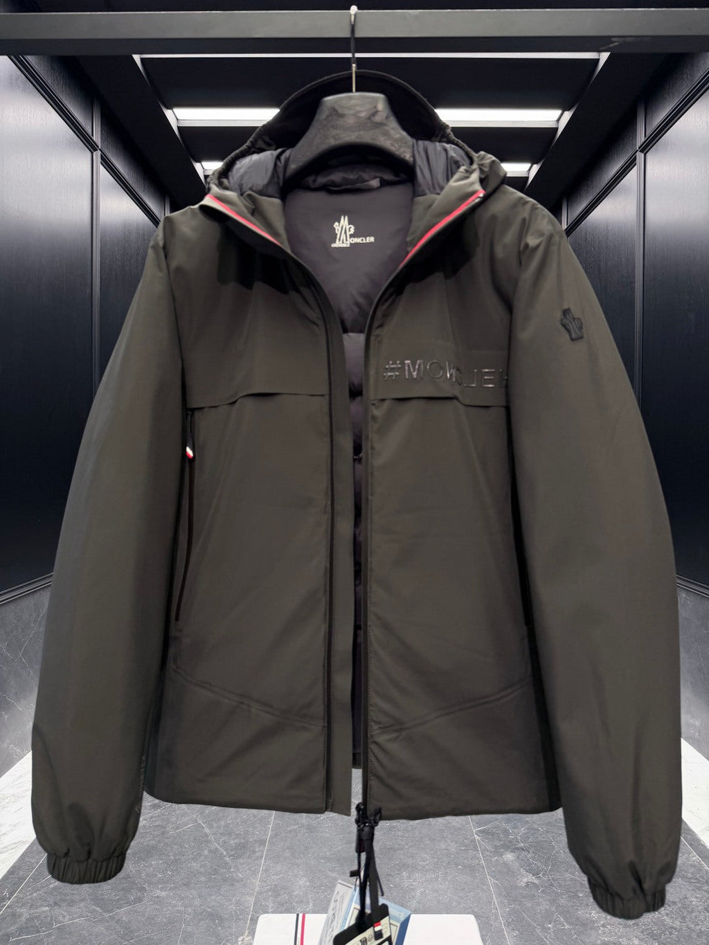 MONCLER 25S HOODED SKI JACKET 385