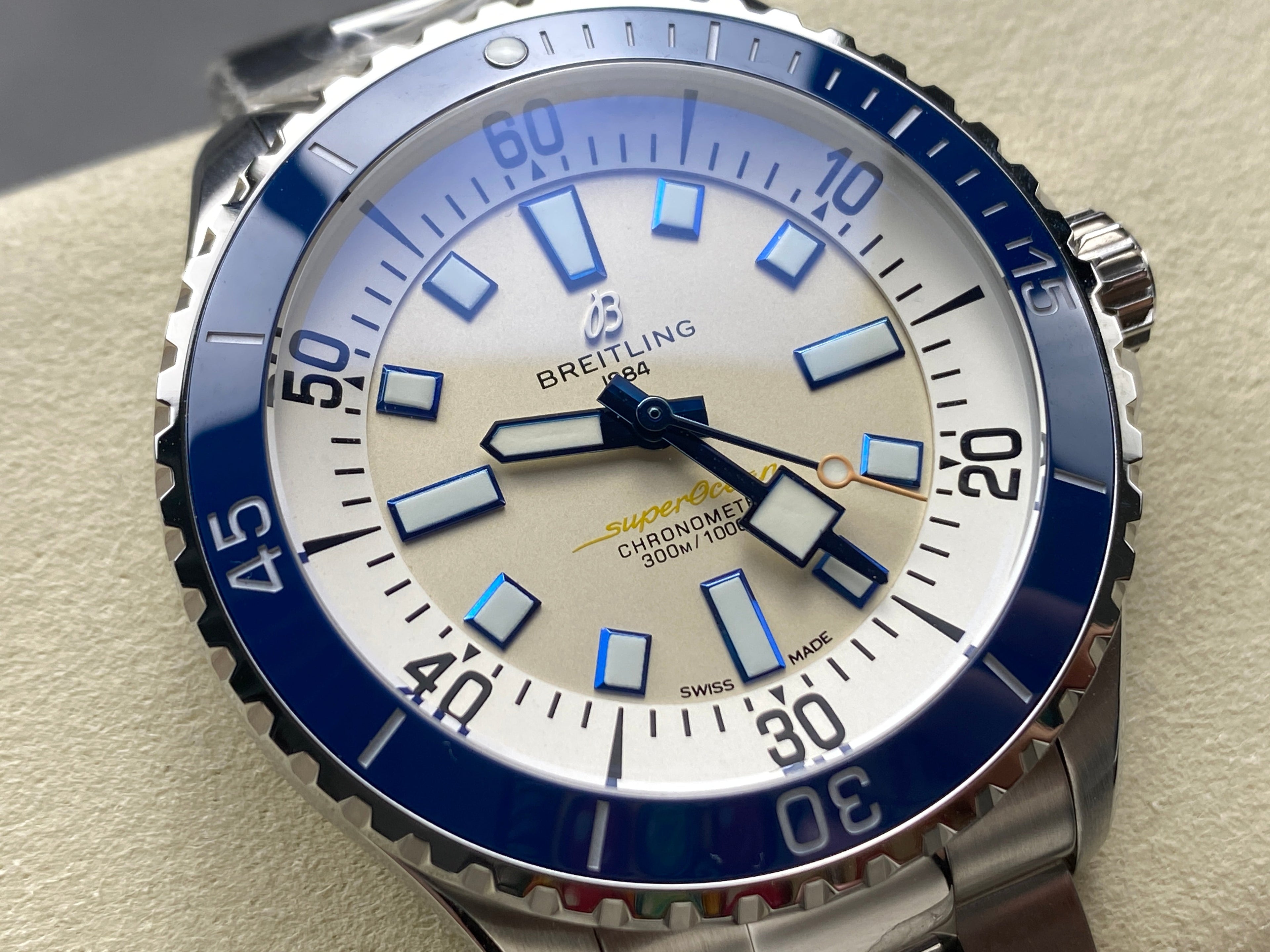 SUPEROCEAN AUTOMATIC 44 STEEL CASE NAVY BLUE CERAMIC BEZEL
