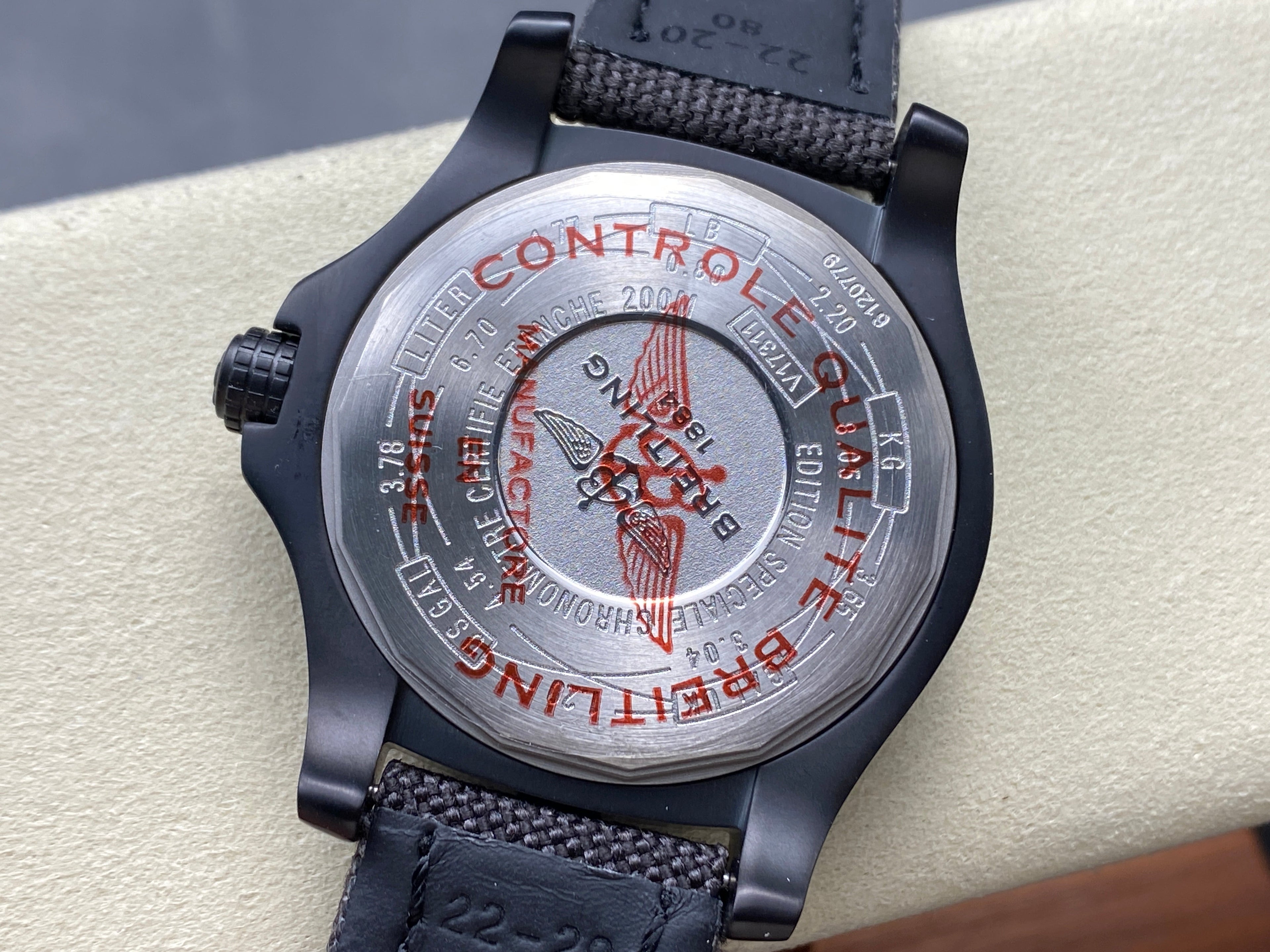 AVENGER BLACKBIRD TITANIUM CASE BLACK NYLON STRAP