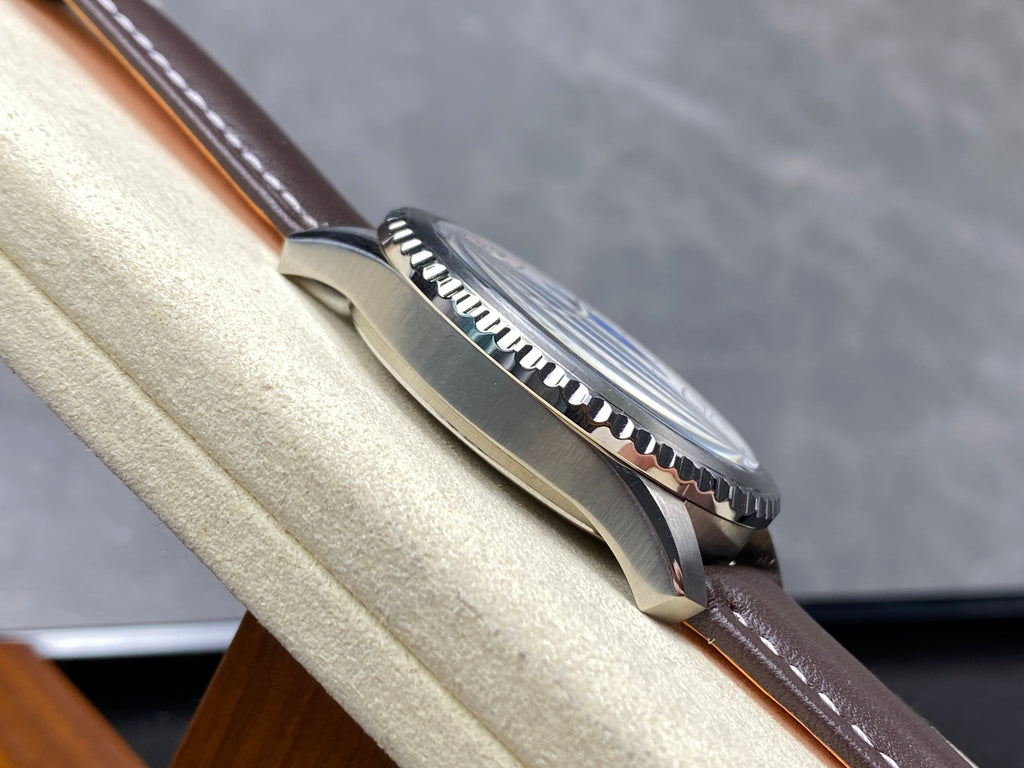 AVIATOR 8 AUTOMATIC STEEL CASE SILVER MIX BLACK BLUE DIAL BROWN CALFSKIN STRAP