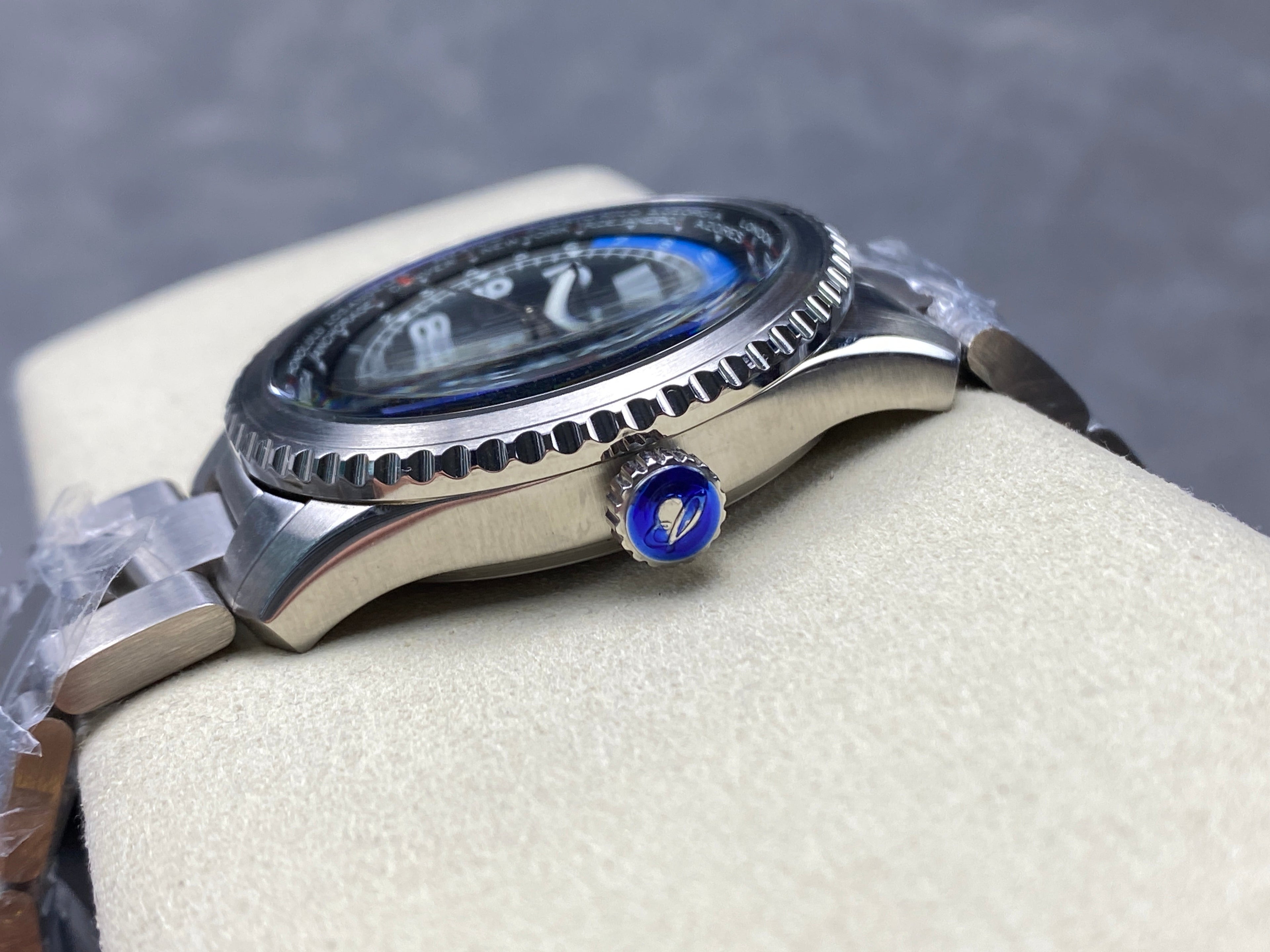 AVIATOR 8 AUTOMATIC ALL STEEL BLACK MIX BLUE DIAL