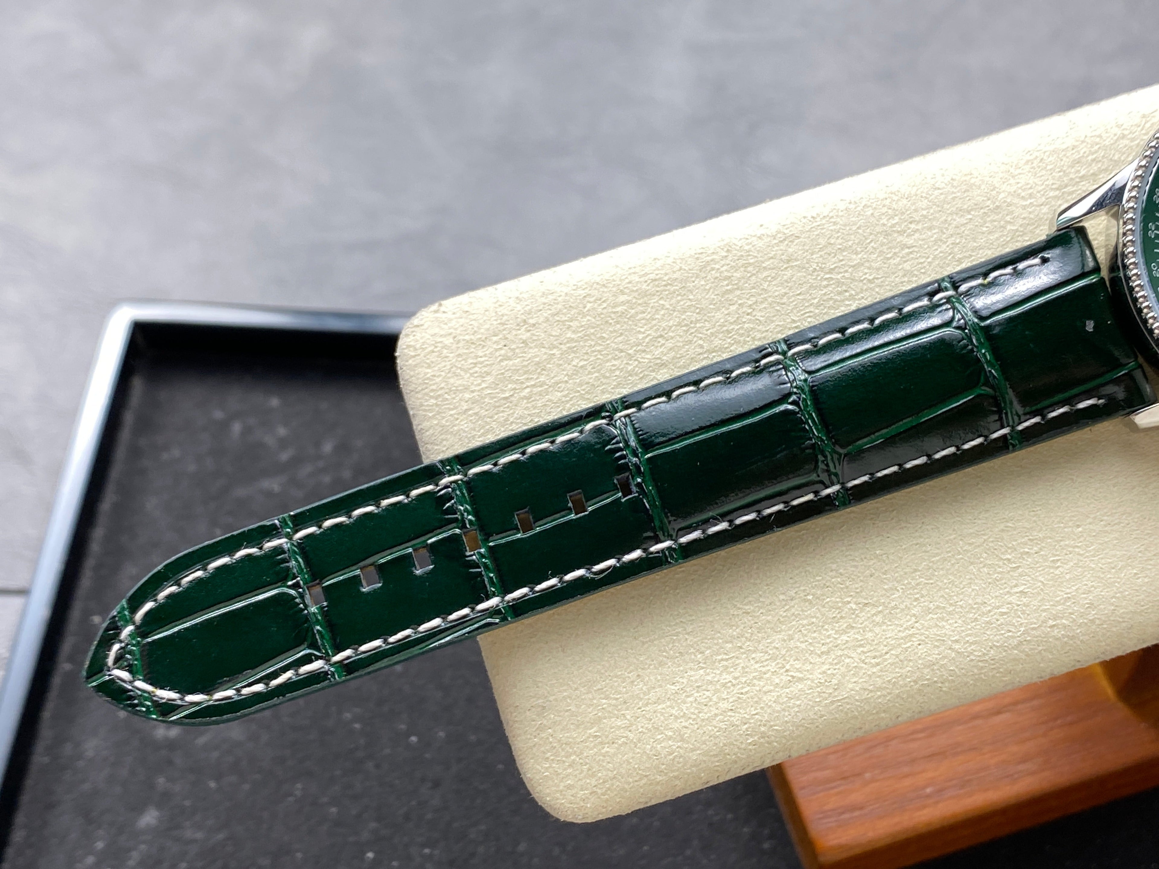 NAVITIMER AUTOMATIC 41 STEEL CASE GREEN DIAL