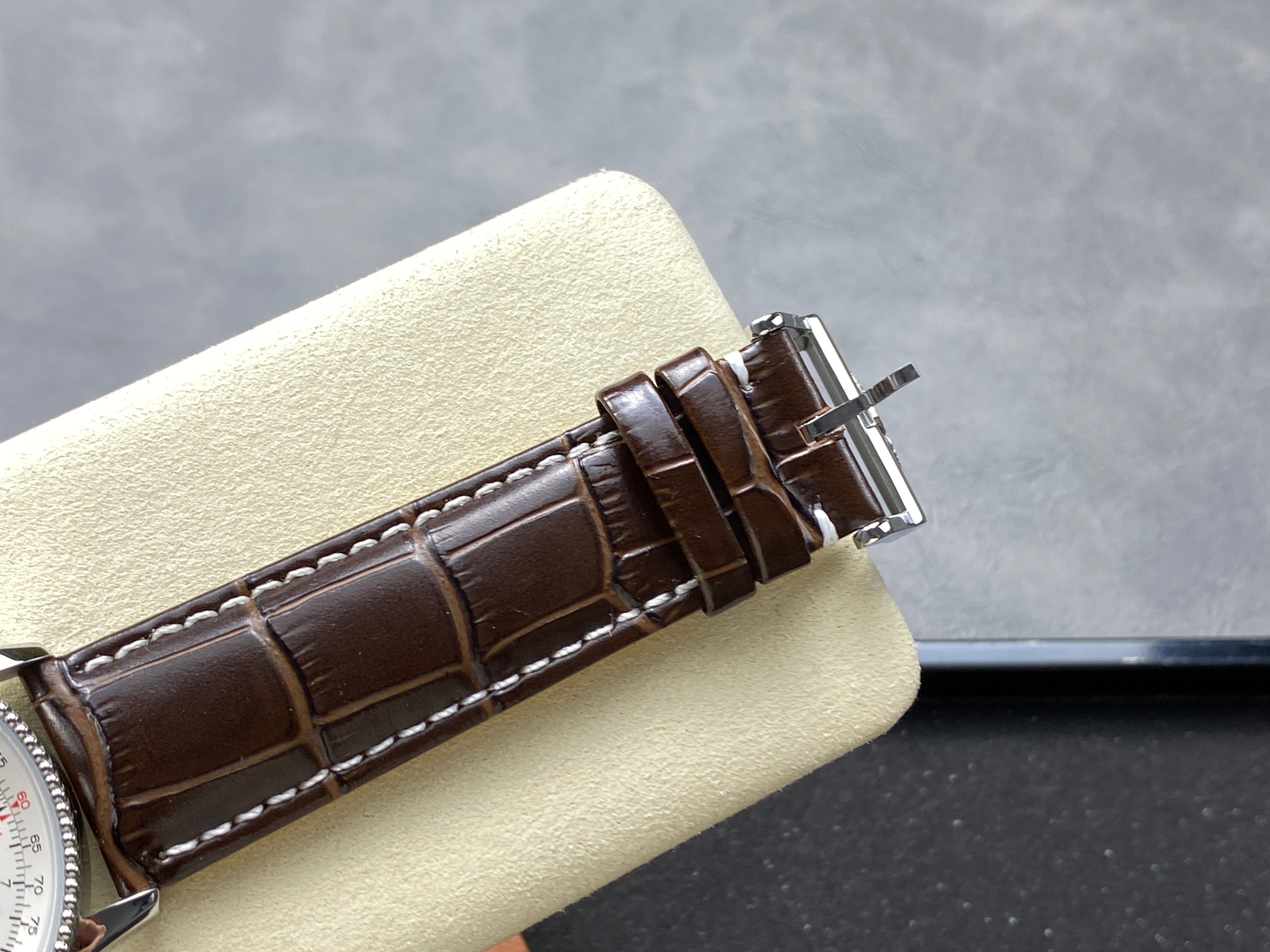 NAVITIMER AUTOMATIC 41 STEEL CASE BROWN ALLIGATOR LEATHER STRAP