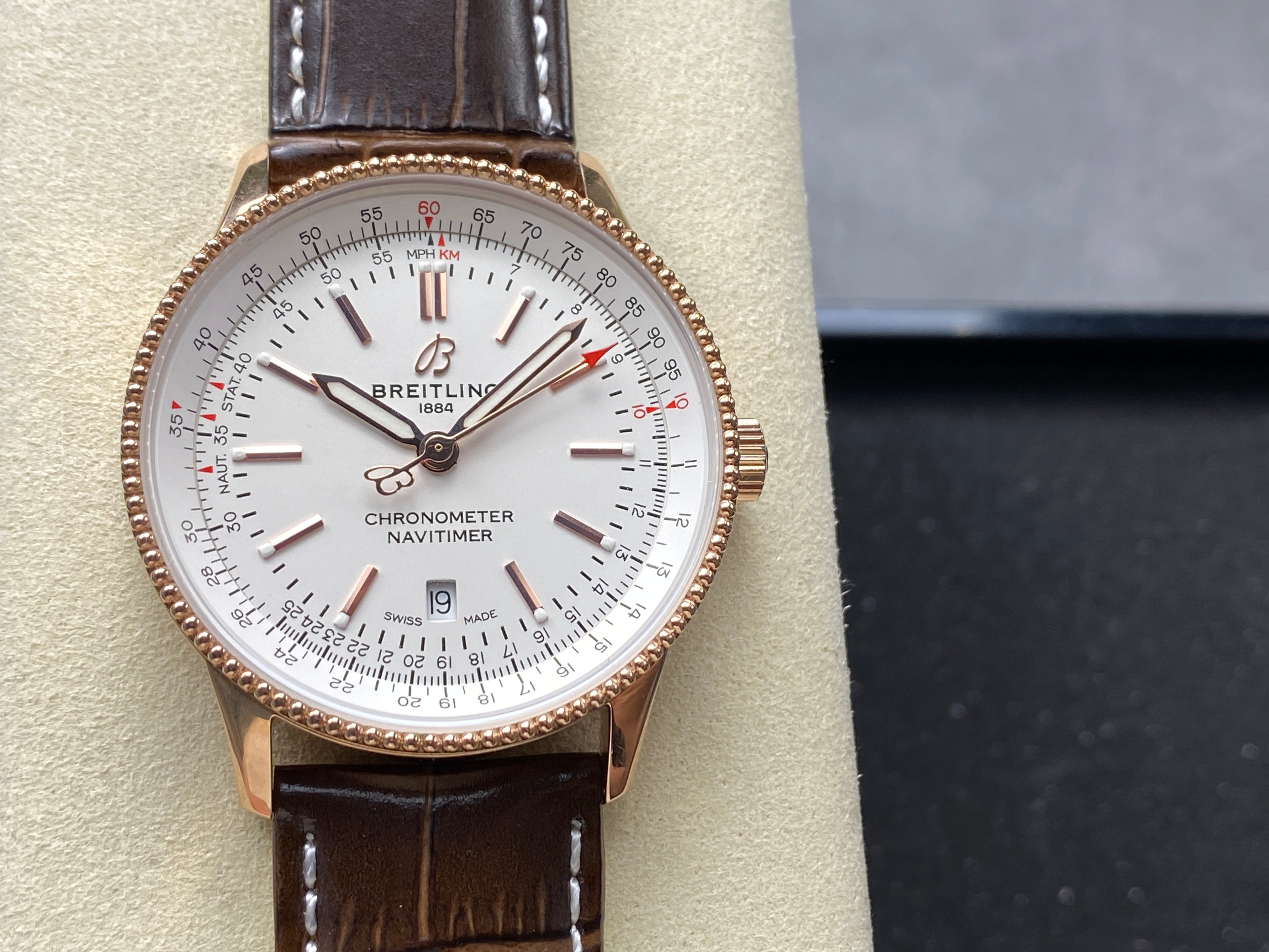NAVITIMER AUTOMATIC 41 RED GOLD CASE BROWN ALLIGATOR LEATHER STRAP