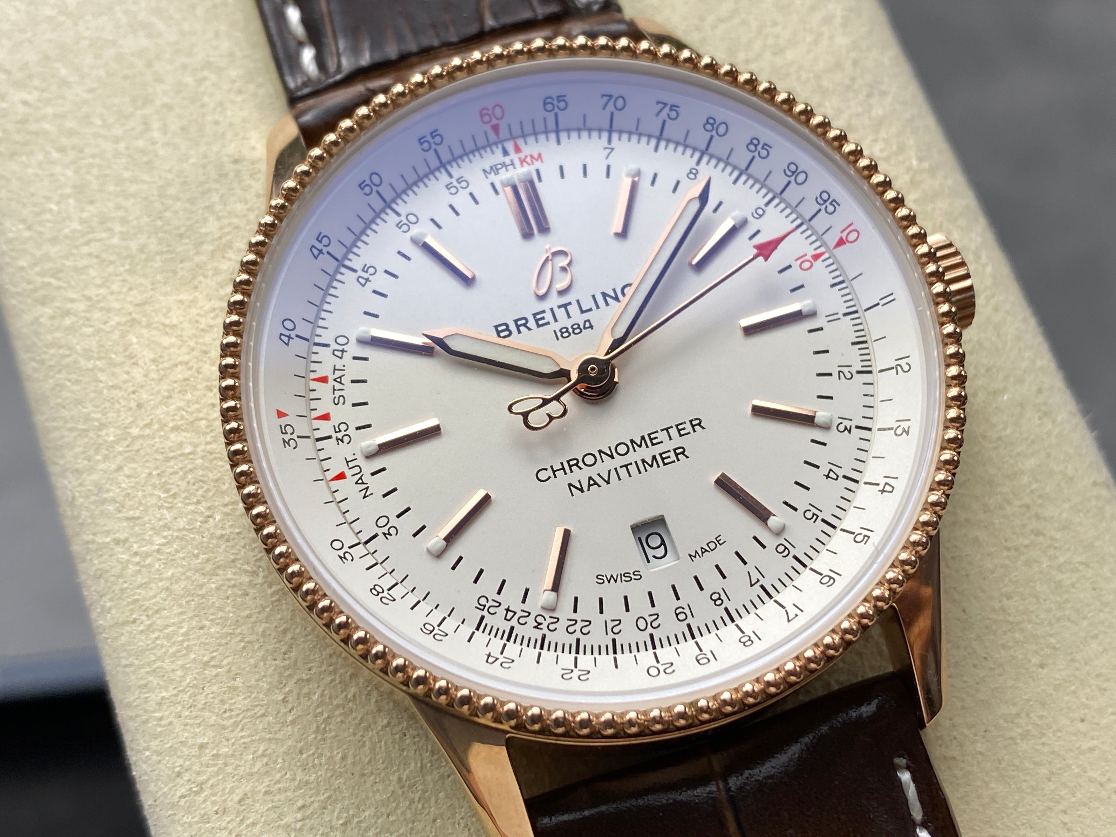 NAVITIMER AUTOMATIC 41 RED GOLD CASE BROWN ALLIGATOR LEATHER STRAP