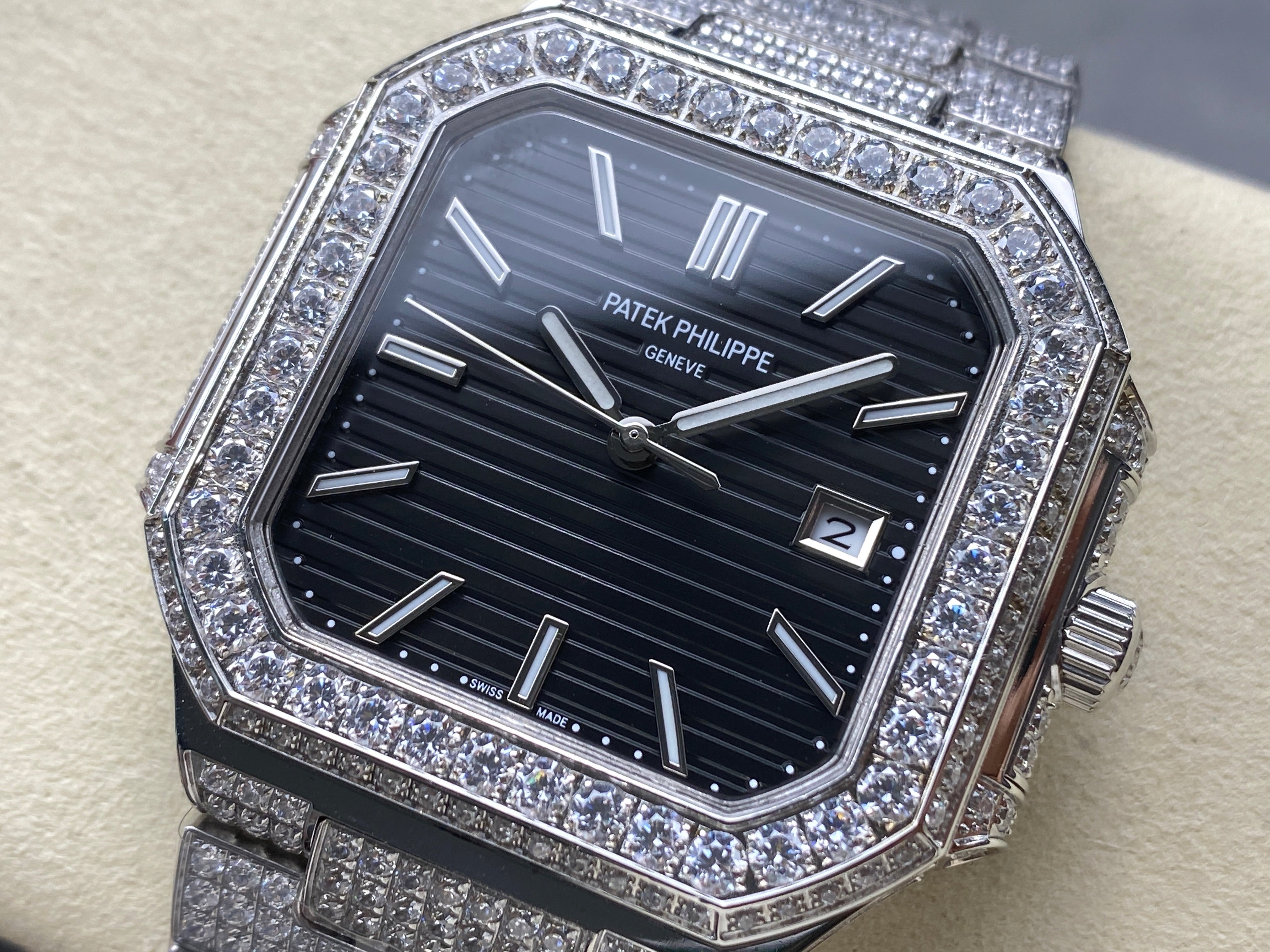 CUBITUS AUTOMATIC ALL STEEL ATTACHED DIAMOND BLACK DIAL