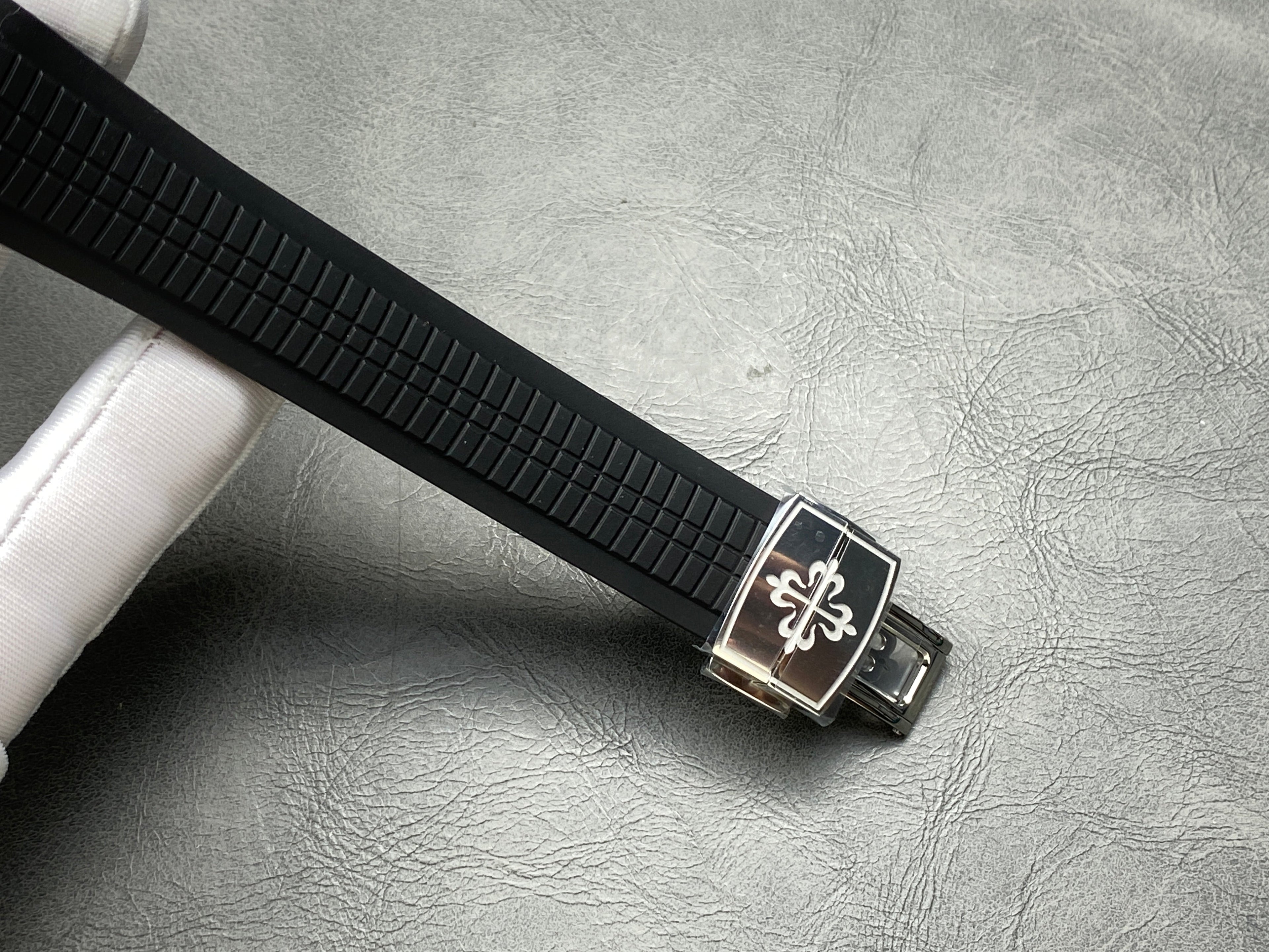 AQUANAUT STEEL CASE BLACK RUBBER STRAP