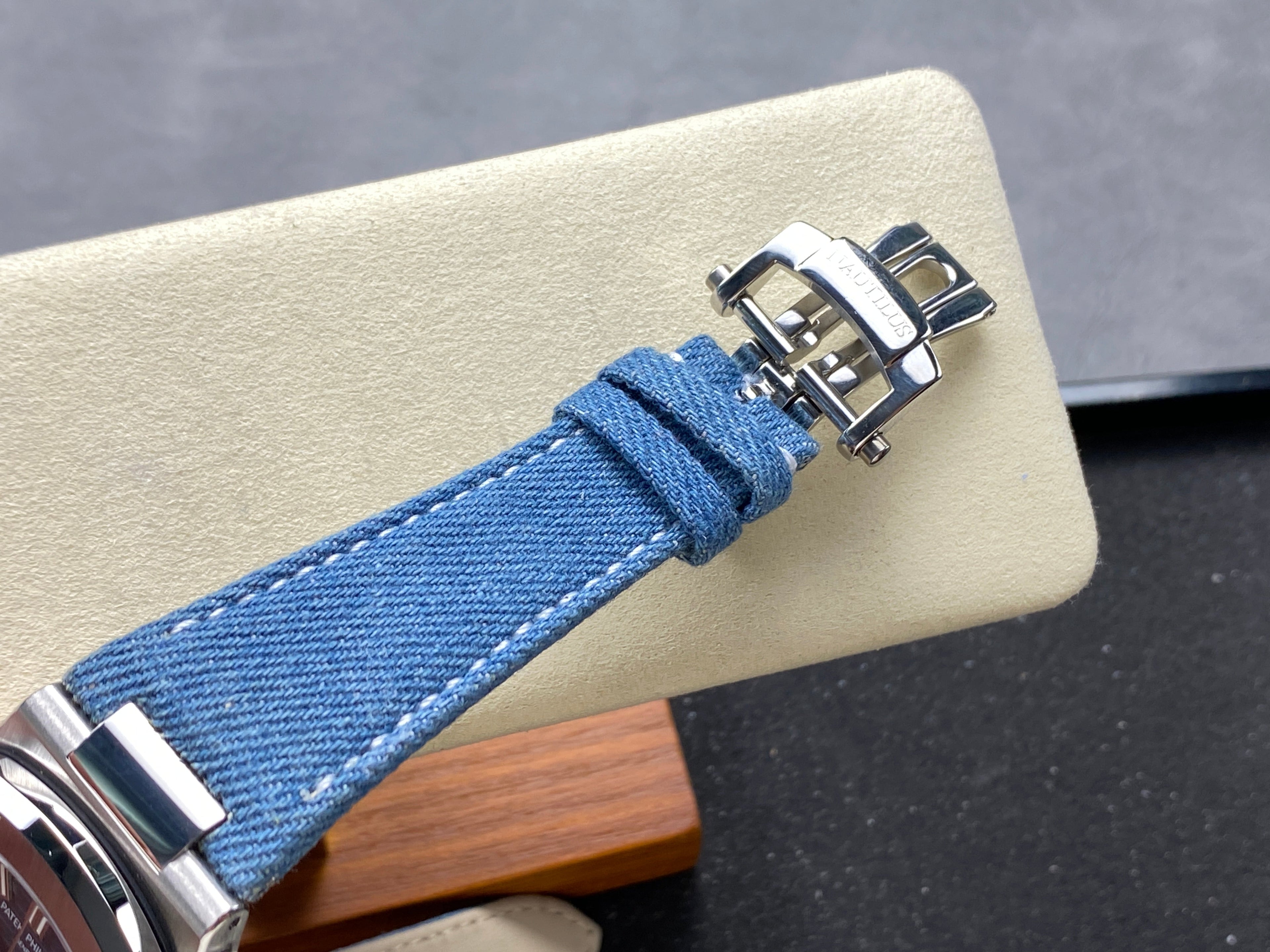NAUTILUS STEEL CASE BLUE DENIM DIAL