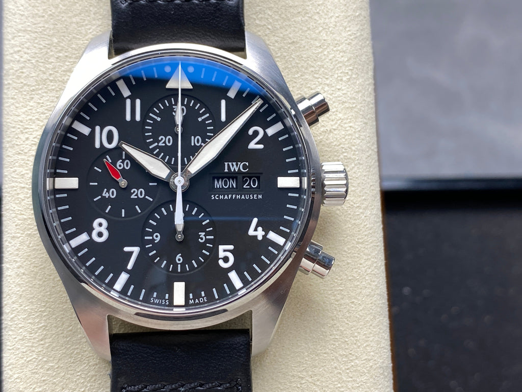 PILOT'S WATCH MARK XX STAINLESS STEEL CASE WITH BLACK LEATHER TRAP AND DIAL