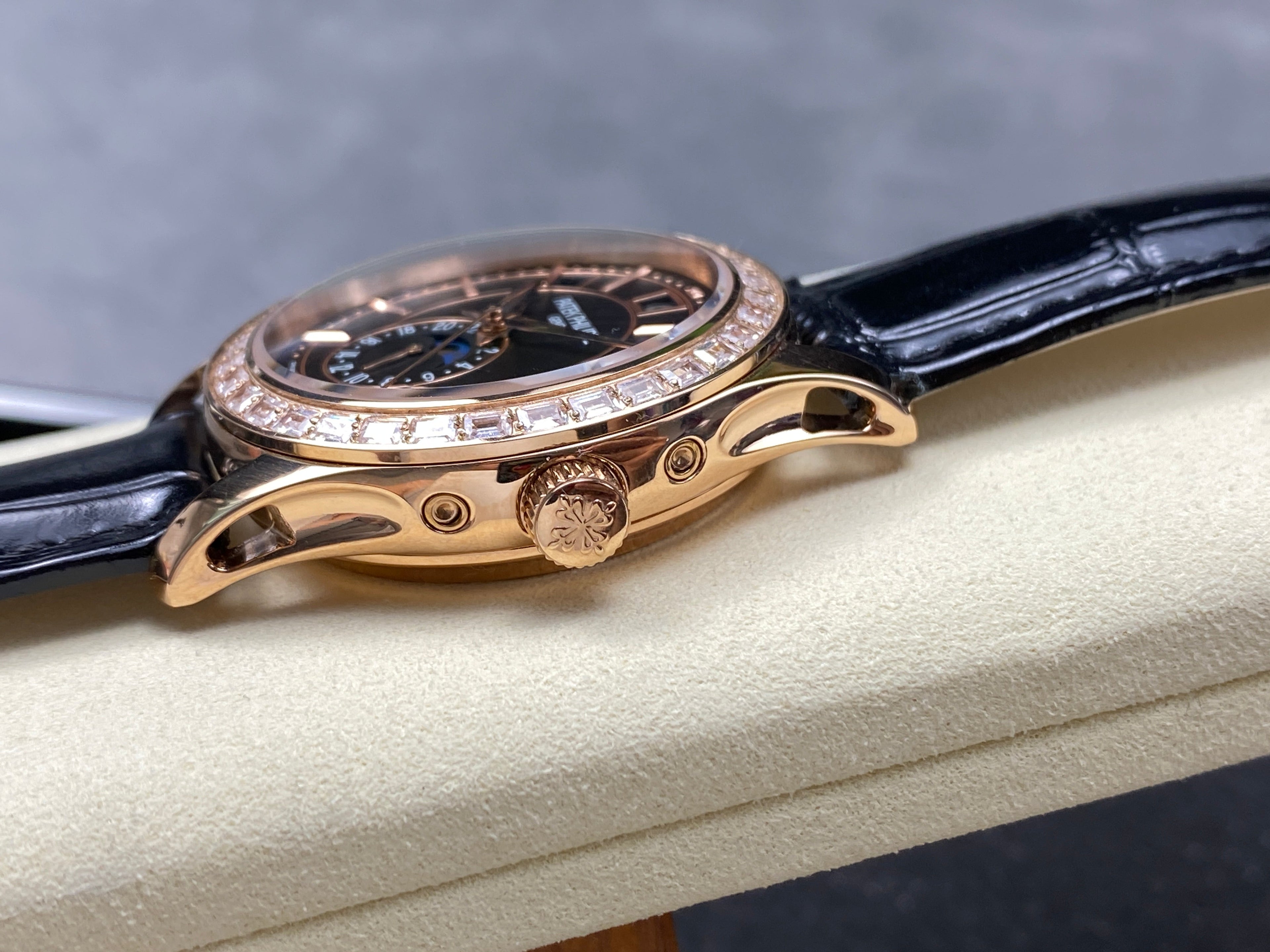 ANNUAL CALENDAR ROSE GOLD ATTACHED DIAMOND BEZEL BLACK DIAL