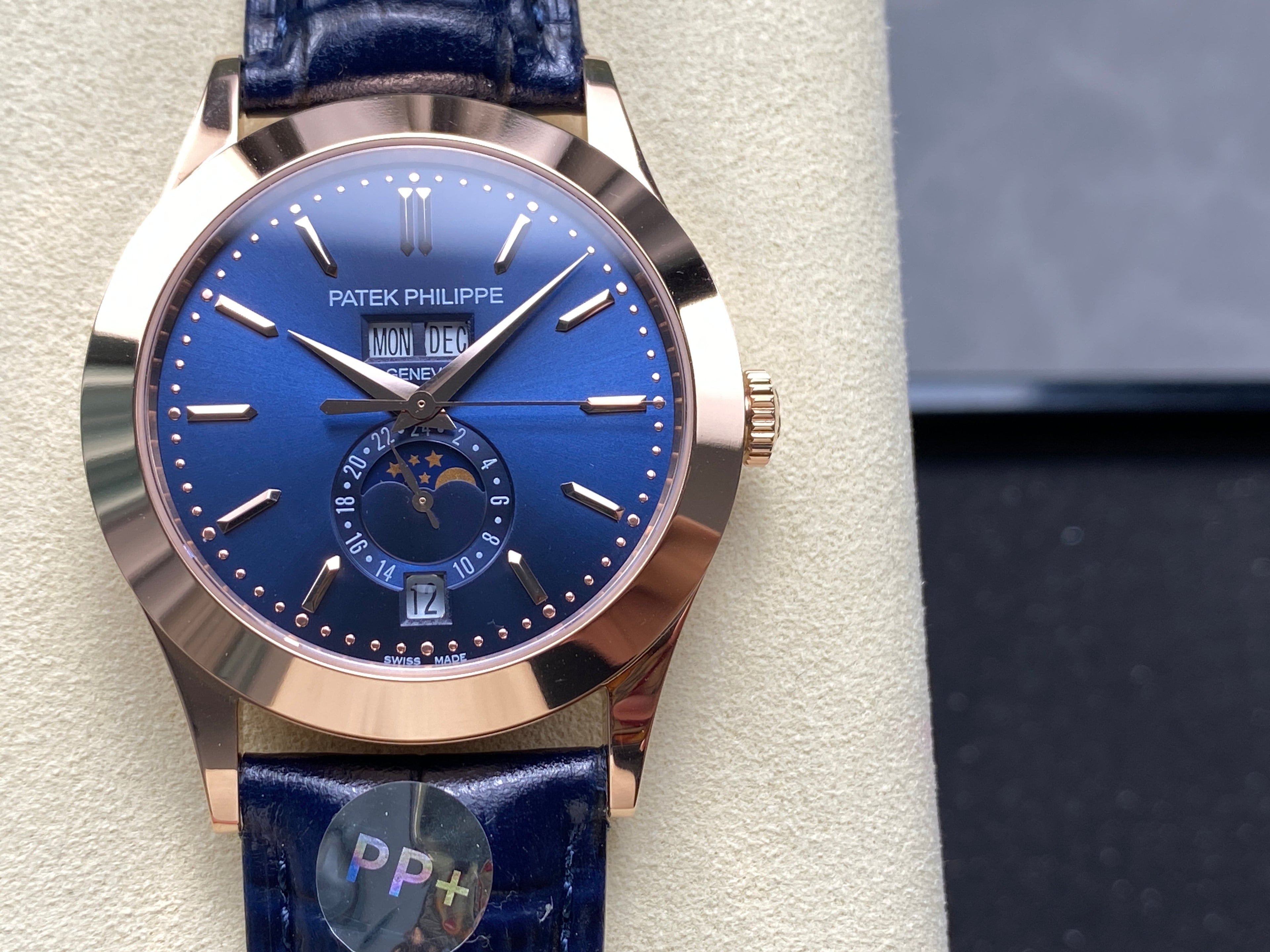 ANNUAL CALENDAR SELF-WINDING ROSE GOLD CASE BLUE SUNBURST DIAL