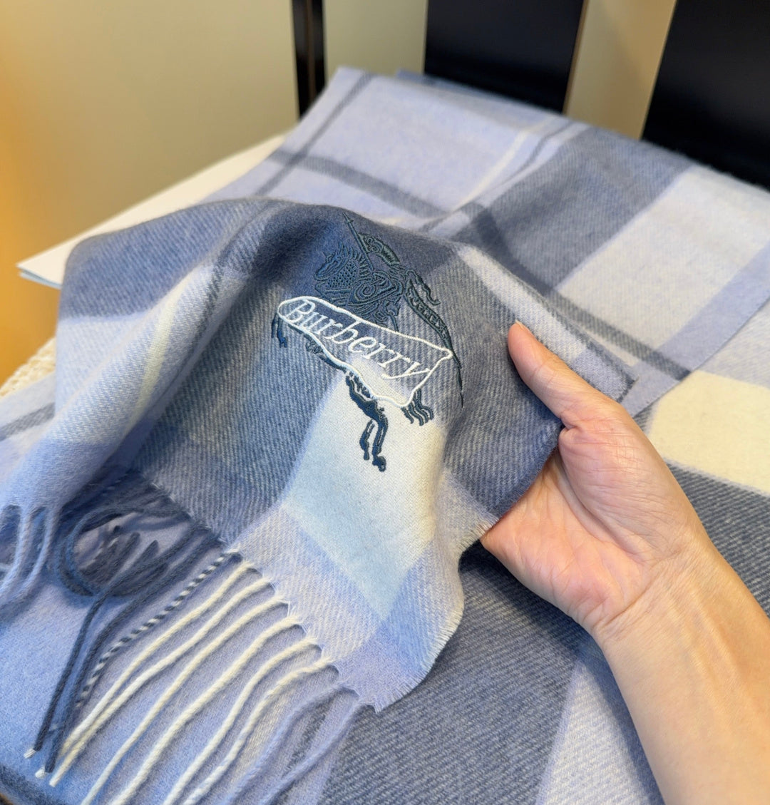 BURBERRY 26S SCARF 180CM IN CASHMERE 207626
