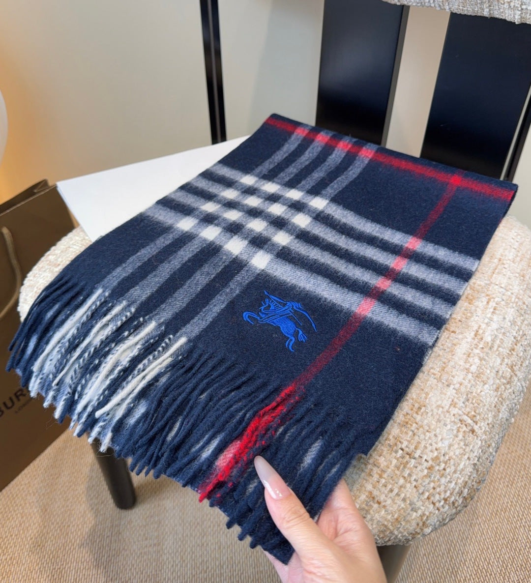 BURBERRY 26S SCARF 180CM IN CASHMERE 207840