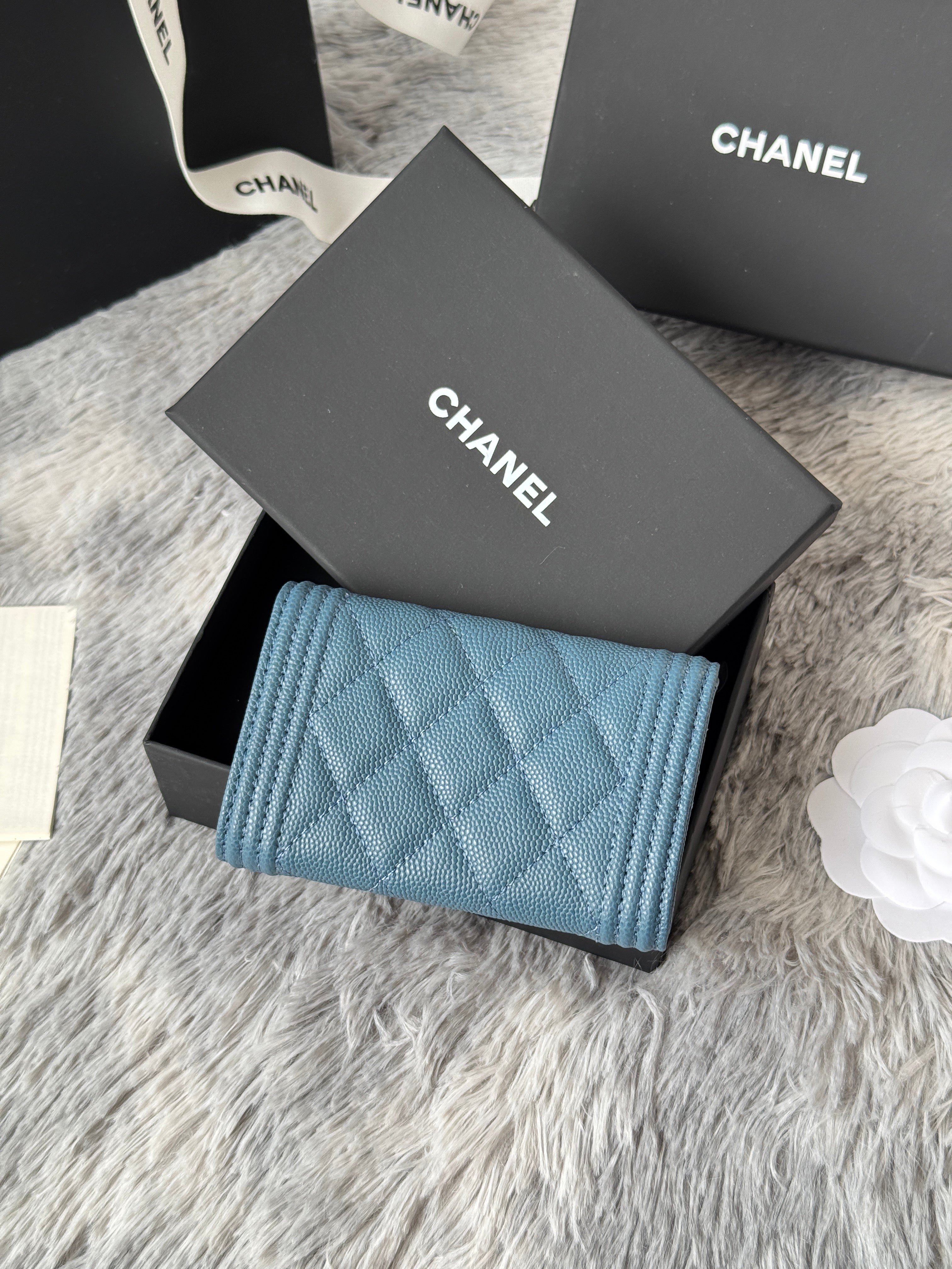 LEBOY WALLET 11 IN NEPAL BLUE GRAINED CALFSKIN GOLD-TONE HARDWARE