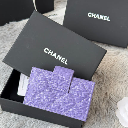CARD HOLDER 10 CIRCLE CLASP IN BABY PURPLE CAVIAR LEATHER GOLD-TONE METALLIC