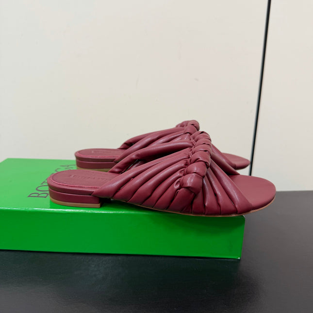 BOTTEGA VENETA 26S BRAIDED STRAP SANDALS IN RED LAMBSKIN