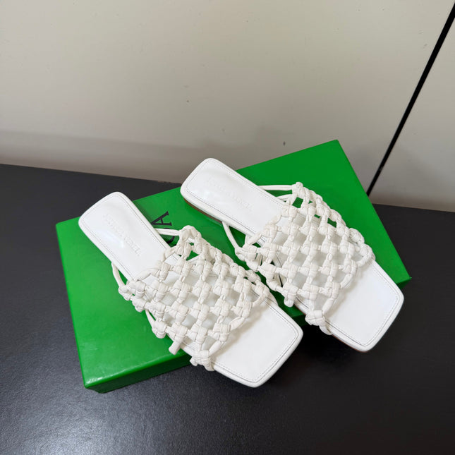 BOTTEGA VENETA 26S WOVEN STRAP SANDALS IN WHITE LAMBSKIN
