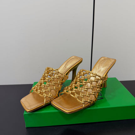 BOTTEGA VENETA 26S WOVEN STRAP HIGH-HEEL SANDALS 85 MM IN GOLD LAMBSKIN
