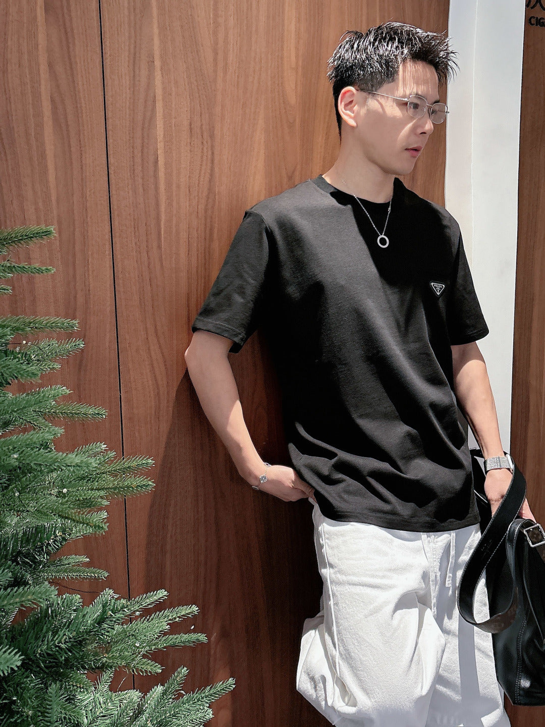 PRADA 26S SHORT SLEEVED T-SHIRT 777