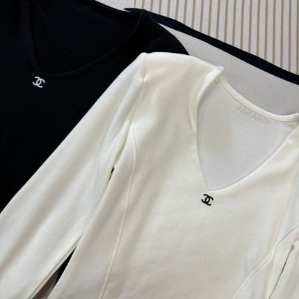 CHANEL 25S V-NECK T-SHIRT 608