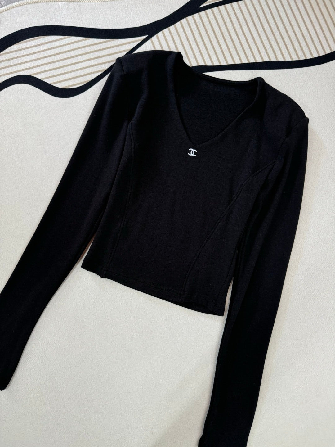 CHANEL 25S V-NECK T-SHIRT 608