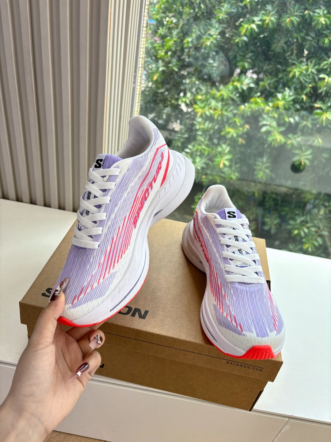 ALO 25S SALOMON SPECTUR SNEAKER IN PURPLE AND WHITE MESH FABRIC