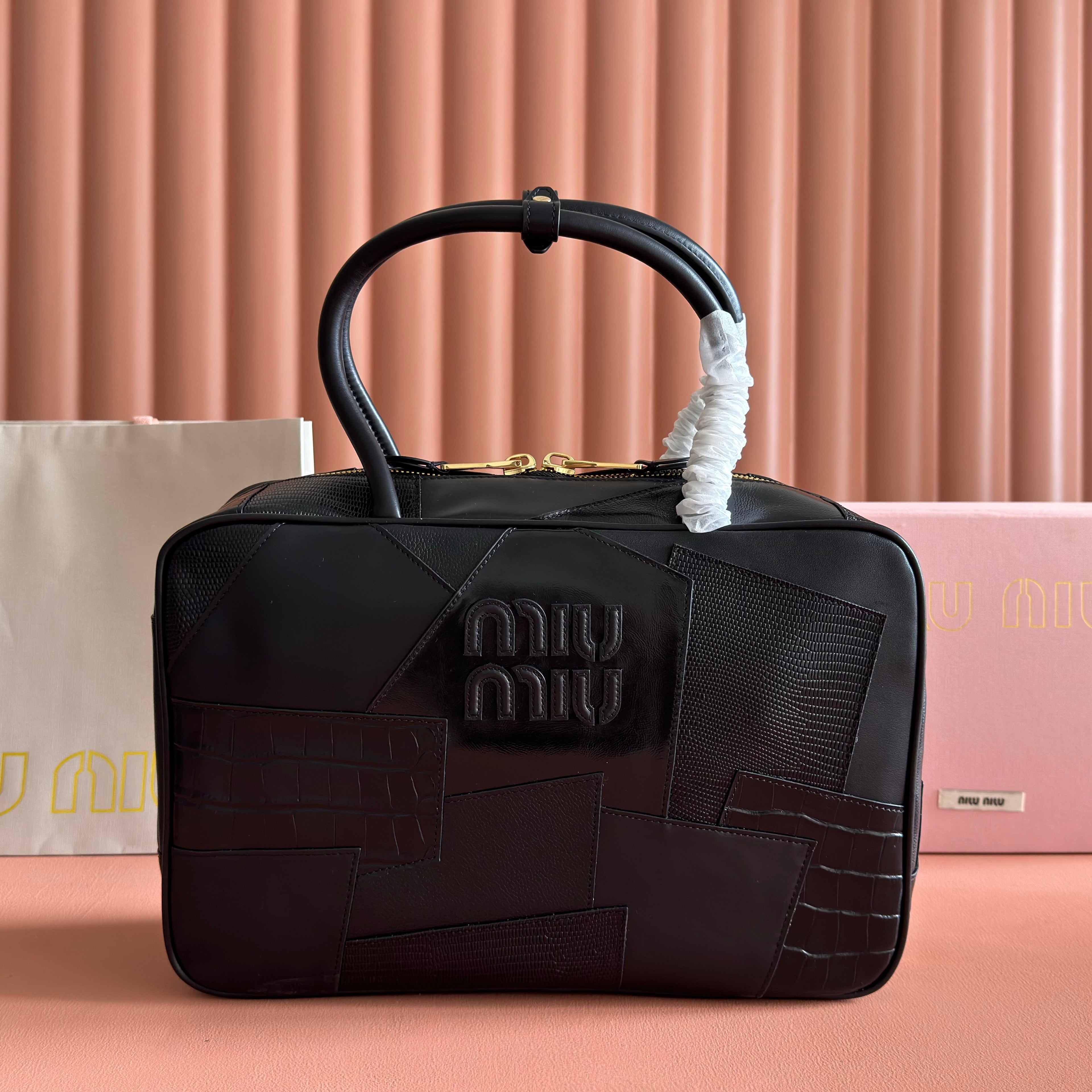 MIUMIU 26S HANDBAG 34 IN BLACK CALFSKIN