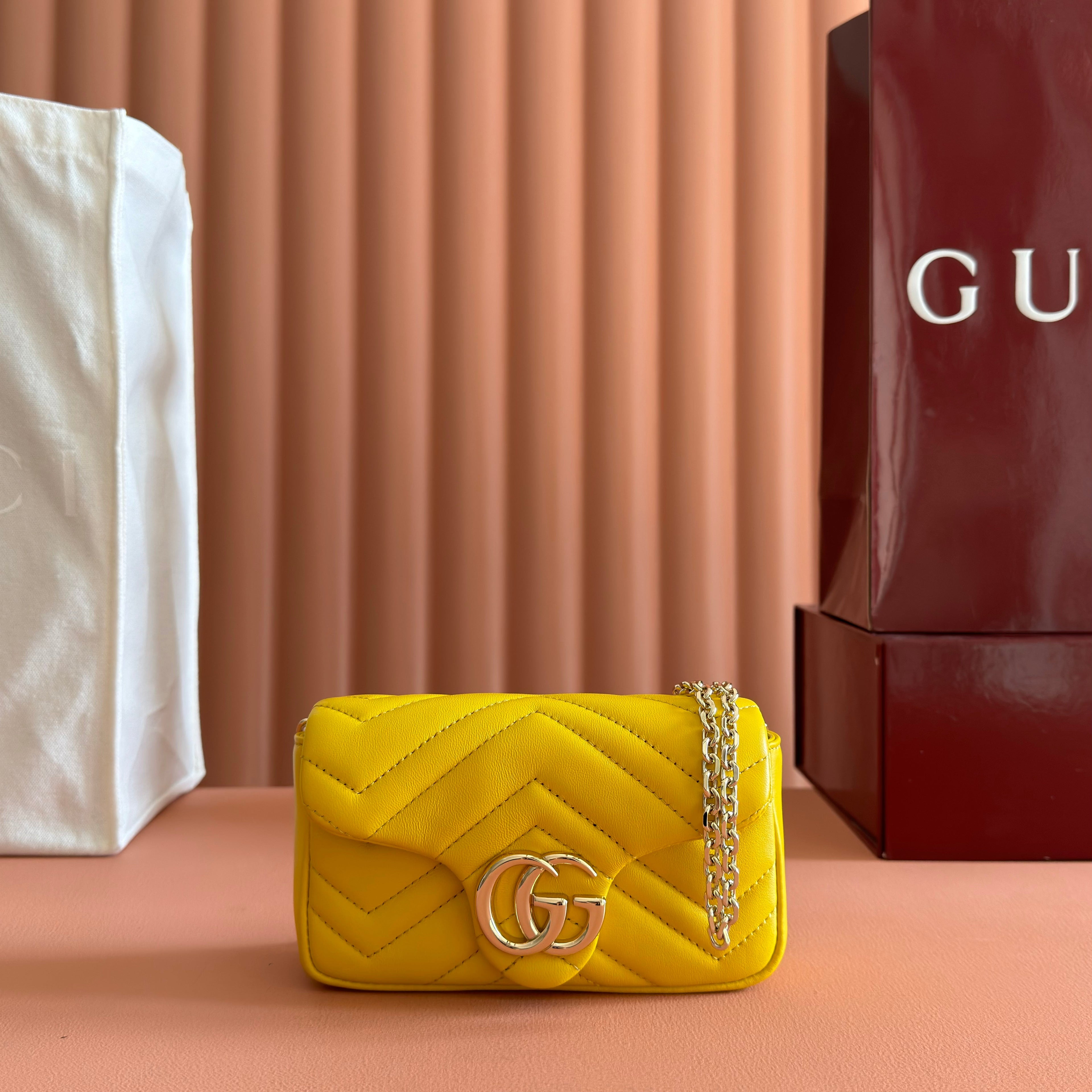 GUCCI 26S GG MARMONT BAG 16 IN YELLOW LAMBSKIN