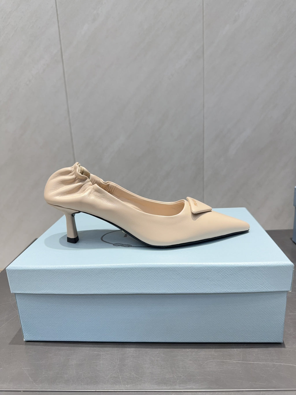 PRADA 26S POINTED TOE PUMPS 55MM IN NUDE SHEEPSKIN WITH LOGO