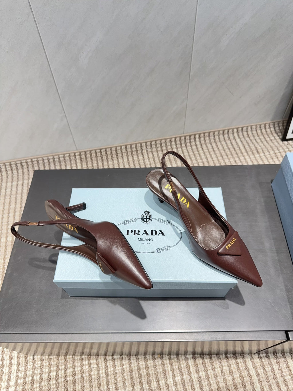 PRADA 26S POINTED TOE SLINGBACK HIGH HEELS 55MM IN DARK BROWN SHEEPSKIN WITH LOGO