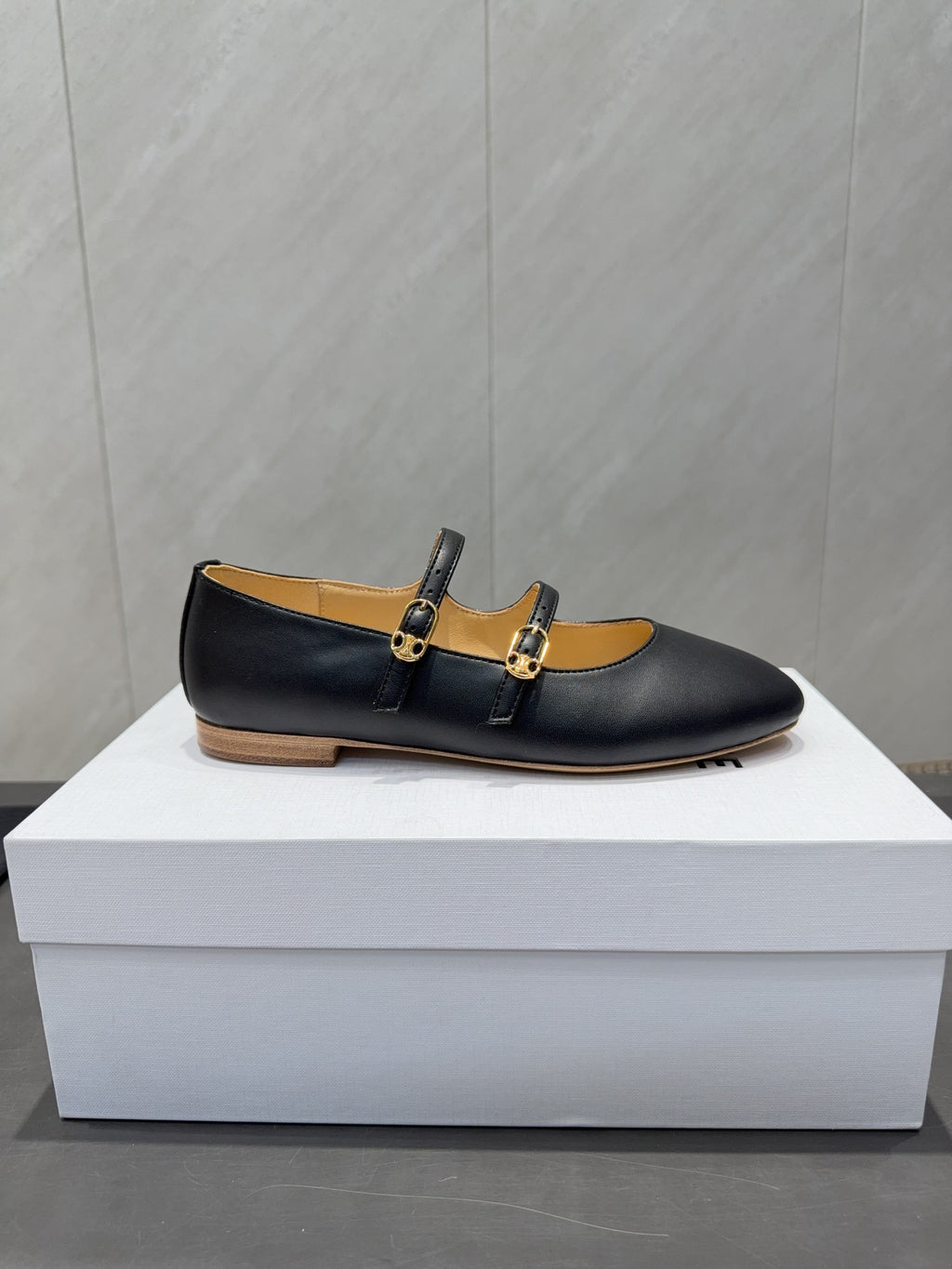 CELINE 26S BALLET FLATS IN BLACK CALFSKIN