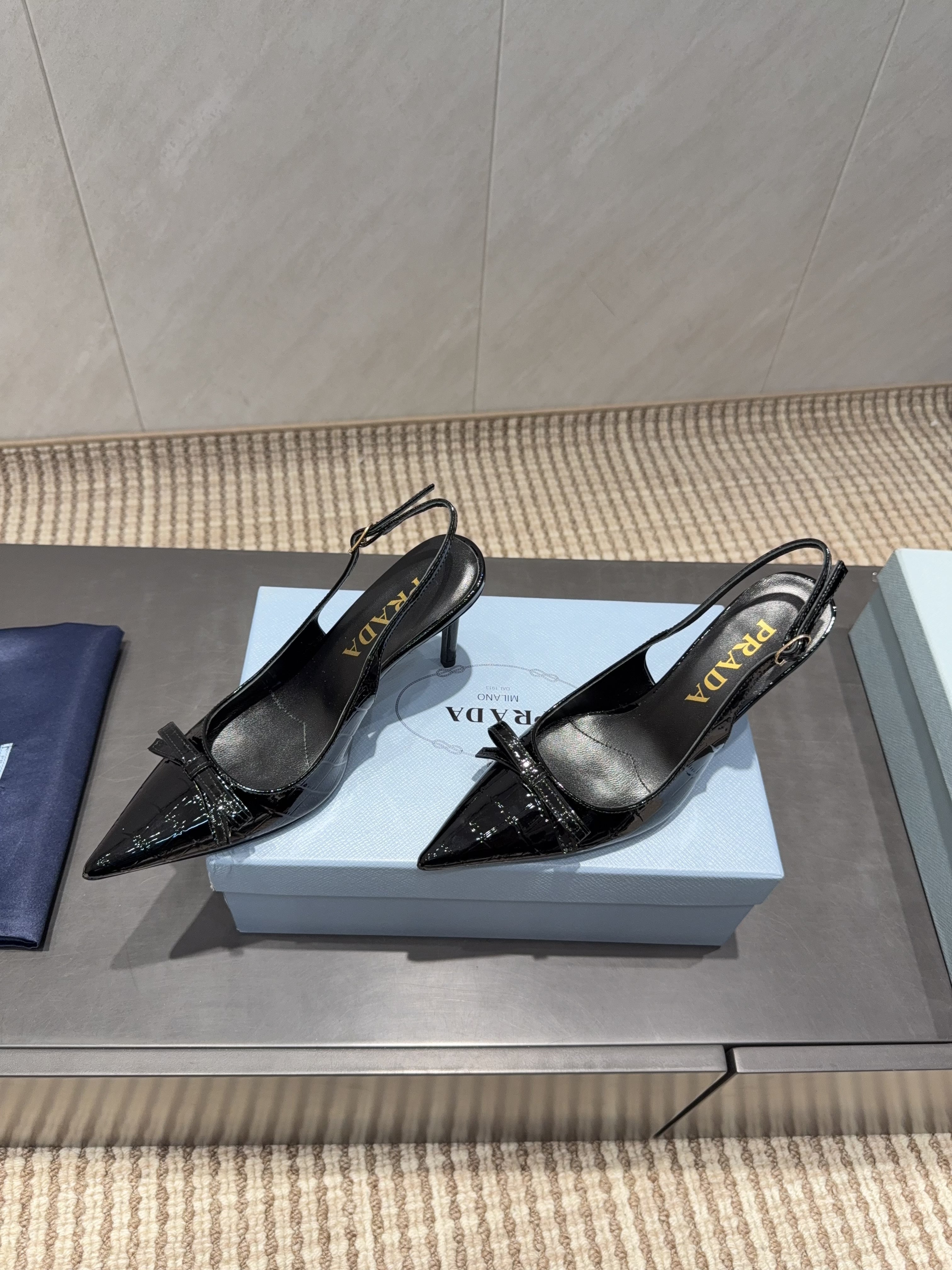 PRADA 26S POINTED TOE SLINGBACK HIGH HEELS 85MM IN BLACK CALFSKIN WITH BOW